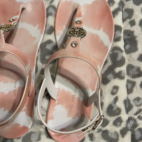 Antonio Melani thong sandles size 9 - Picture 3 of 4